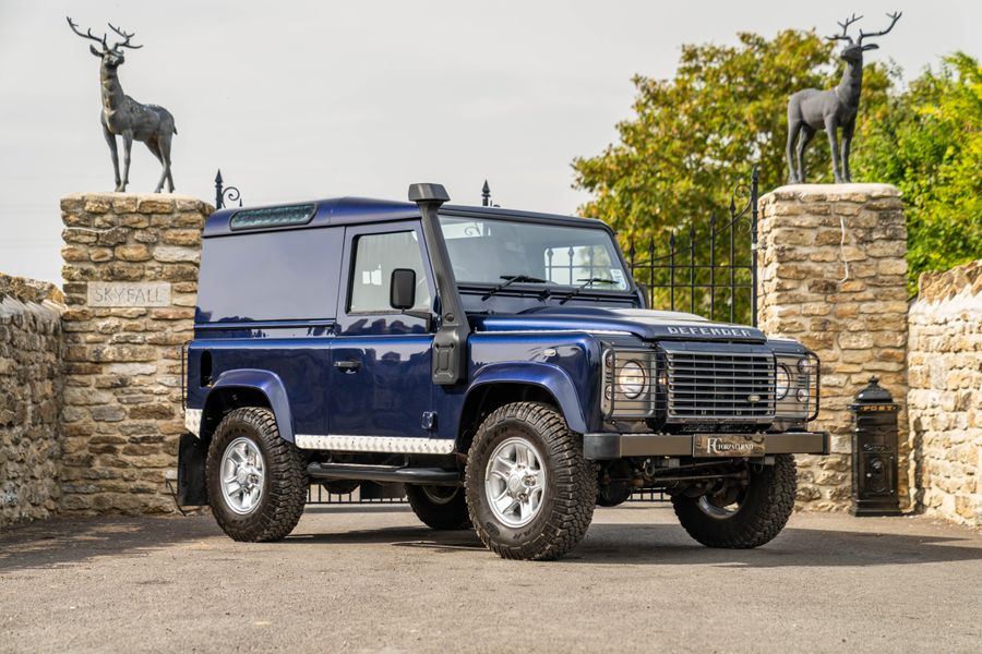 2014 Land Rover Defender 90 XS Hard Top